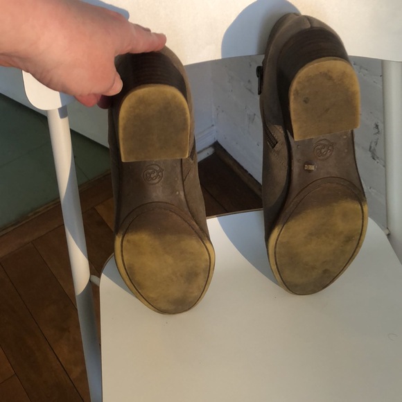 Lucky Brand Ferolia Beige Suede Booties Size 10/European 42 - Picture 5 of 13